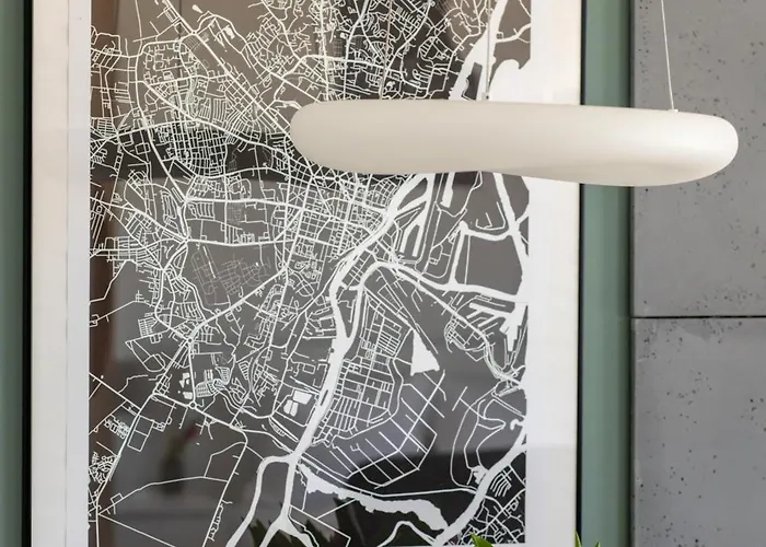 Langiewicza Deluxe By Bookinghost *